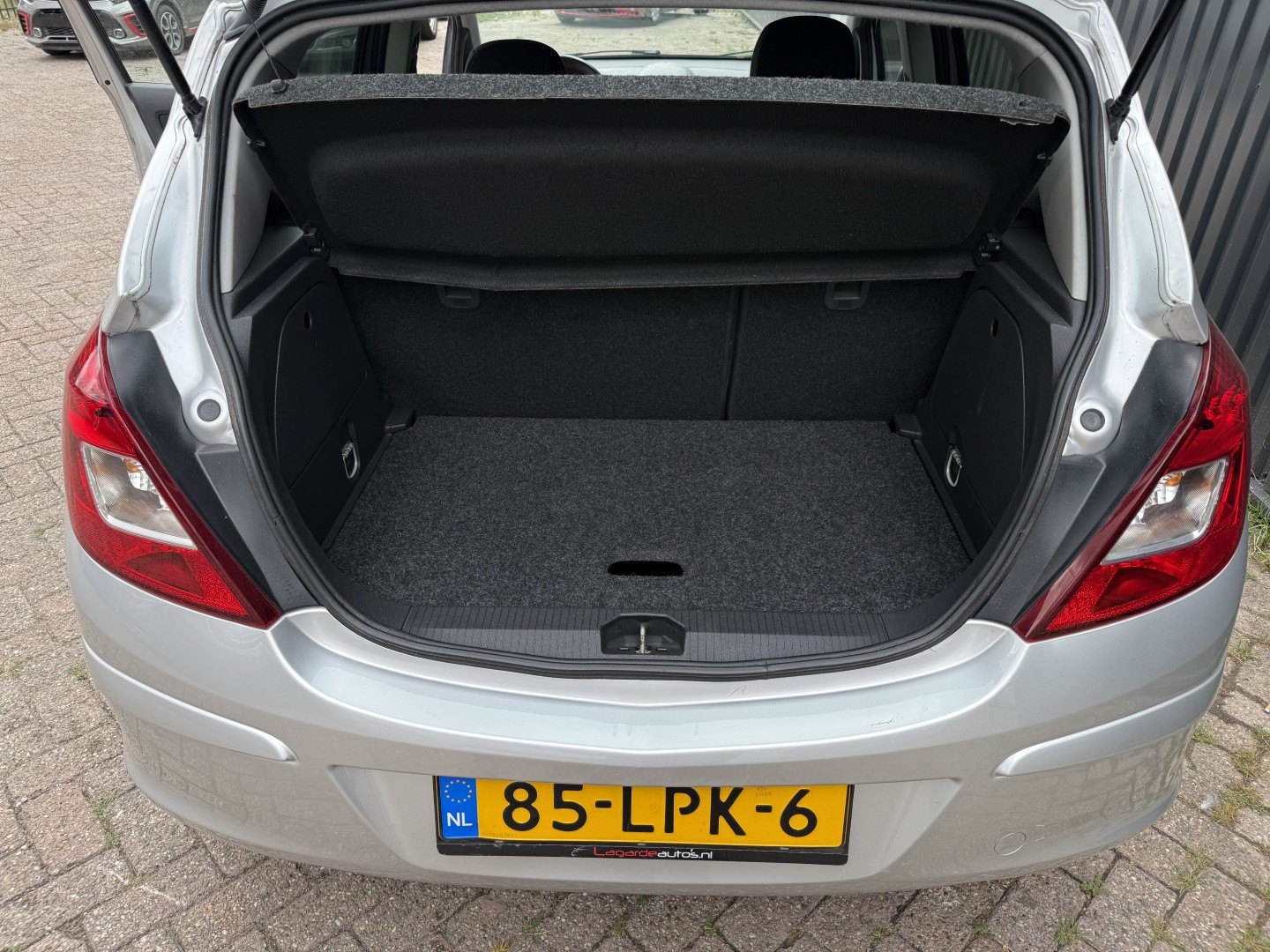 Opel Corsa 1.2-16V '111' Edition 8