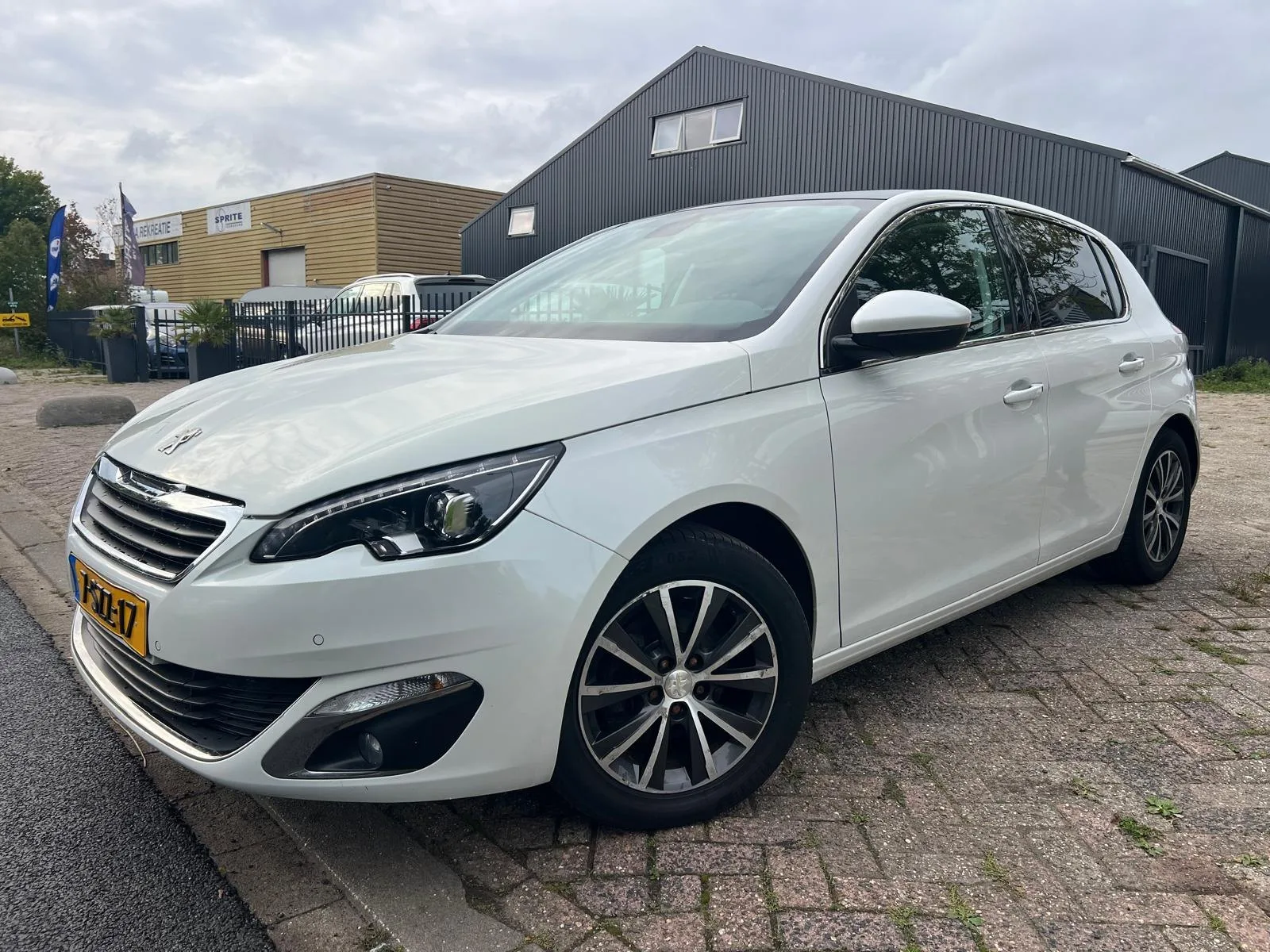 Peugeot 308 7
