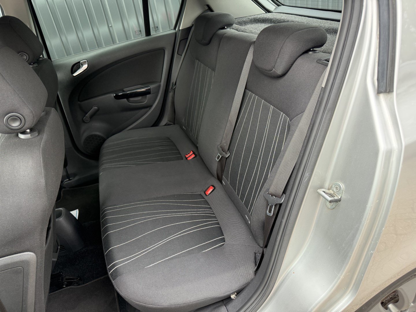 Opel Corsa 1.2-16V '111' Edition 7